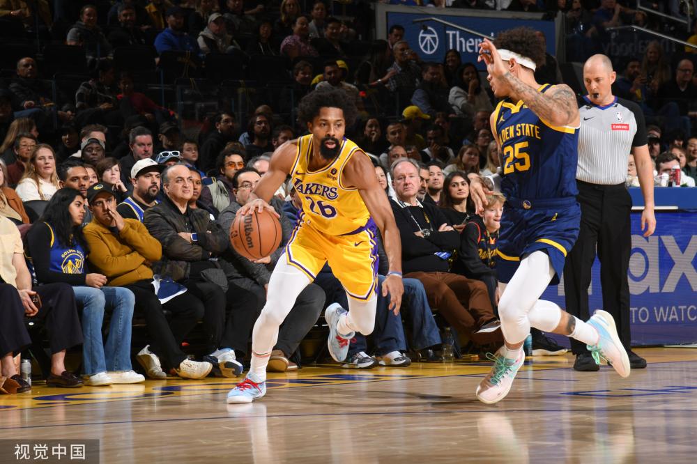 能够冷静执 能够冷静执