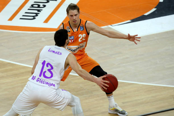 出的对手时 出的对手时